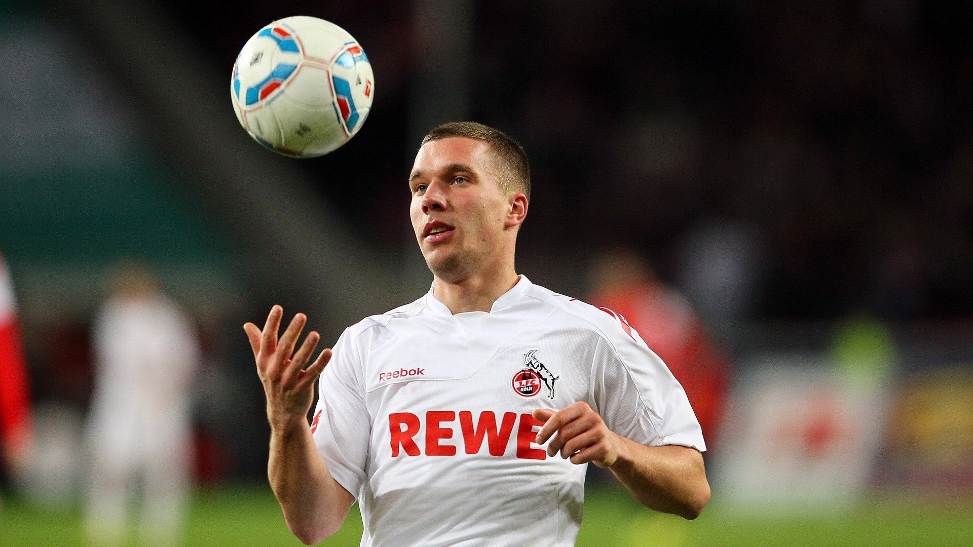 巴黎圣日耳曼强势击败里尔,法甲积分榜领先优势扩大,法甲巴黎圣日耳曼夺冠